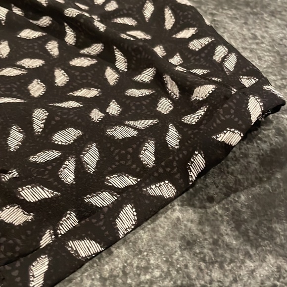 1X Maurices Black and White Geneva Windowpane Zipper Neck Blouse - Picture 9 of 10